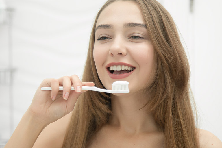 La higiene dental es un cuidado básico para poder solucionar las enfermedades de las encías
