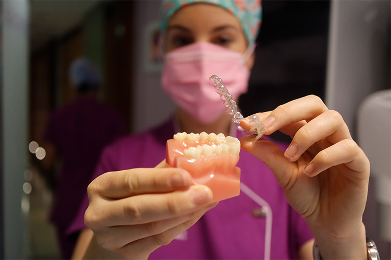 Clínica dental Maestro. Qué-comer-con-ortodoncia