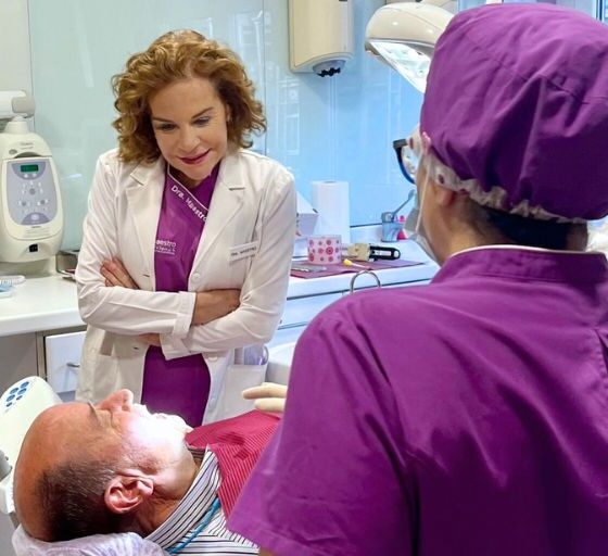 implante dental se mueve